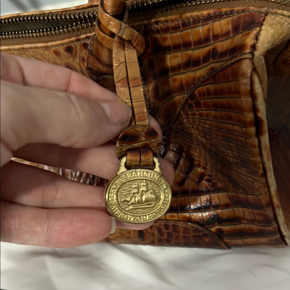Brahmin Brown Shoulder Bag with Elegant Design - Picture 2 of 11